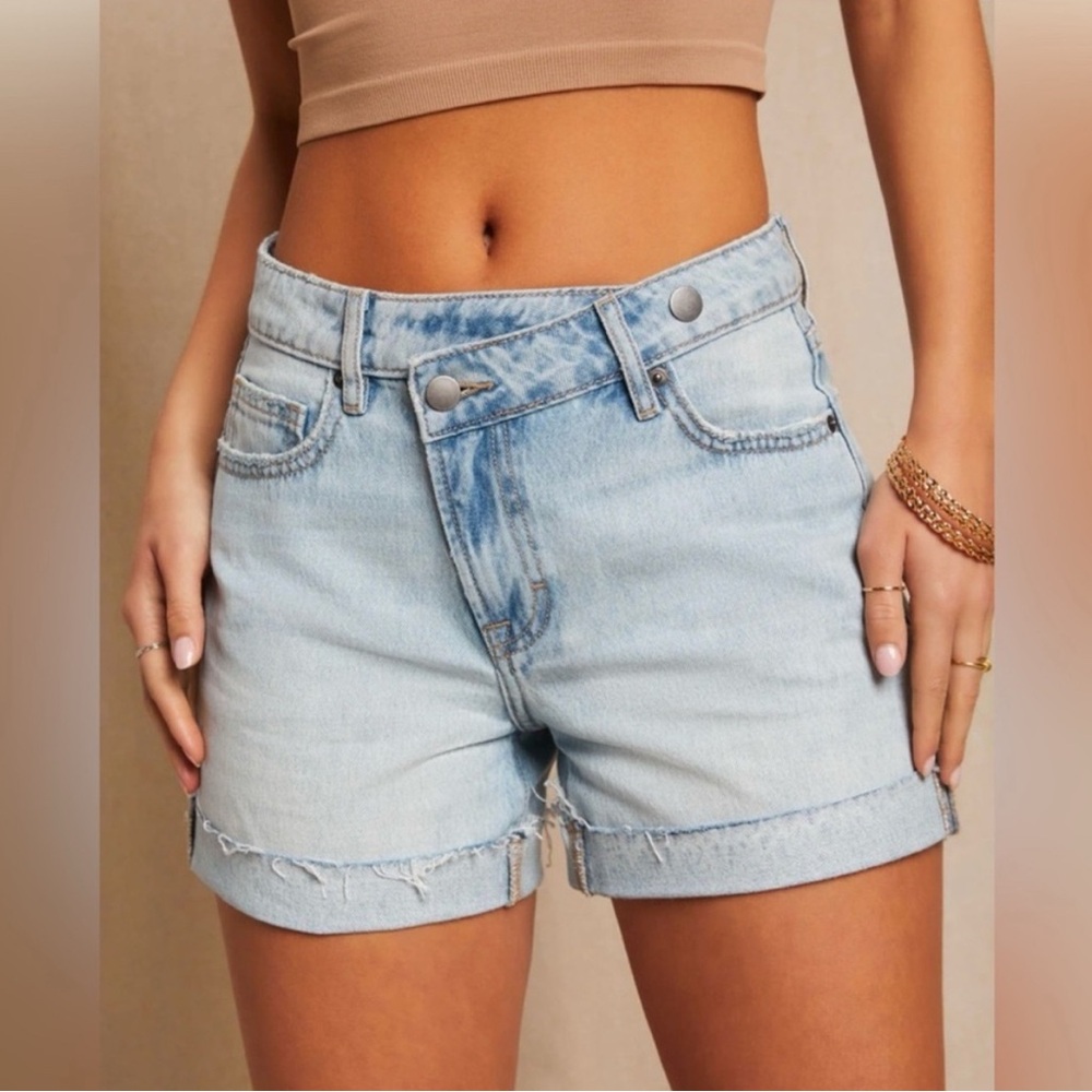 VICI Crossover Button Shorts